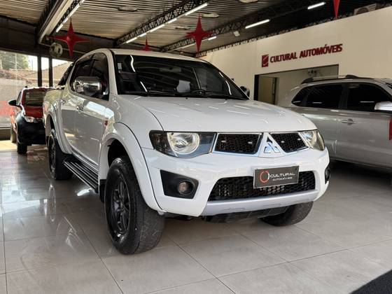 MITSUBISHI L200 TRITON 3.5 HPE 4X4 CD V6 24V FLEX 4P AUTOMÁTICO MITSUBISHI L200 TRITON 3.5 HPE 4X4 CD V6 24V FLEX 4P AUTOMÁTICO